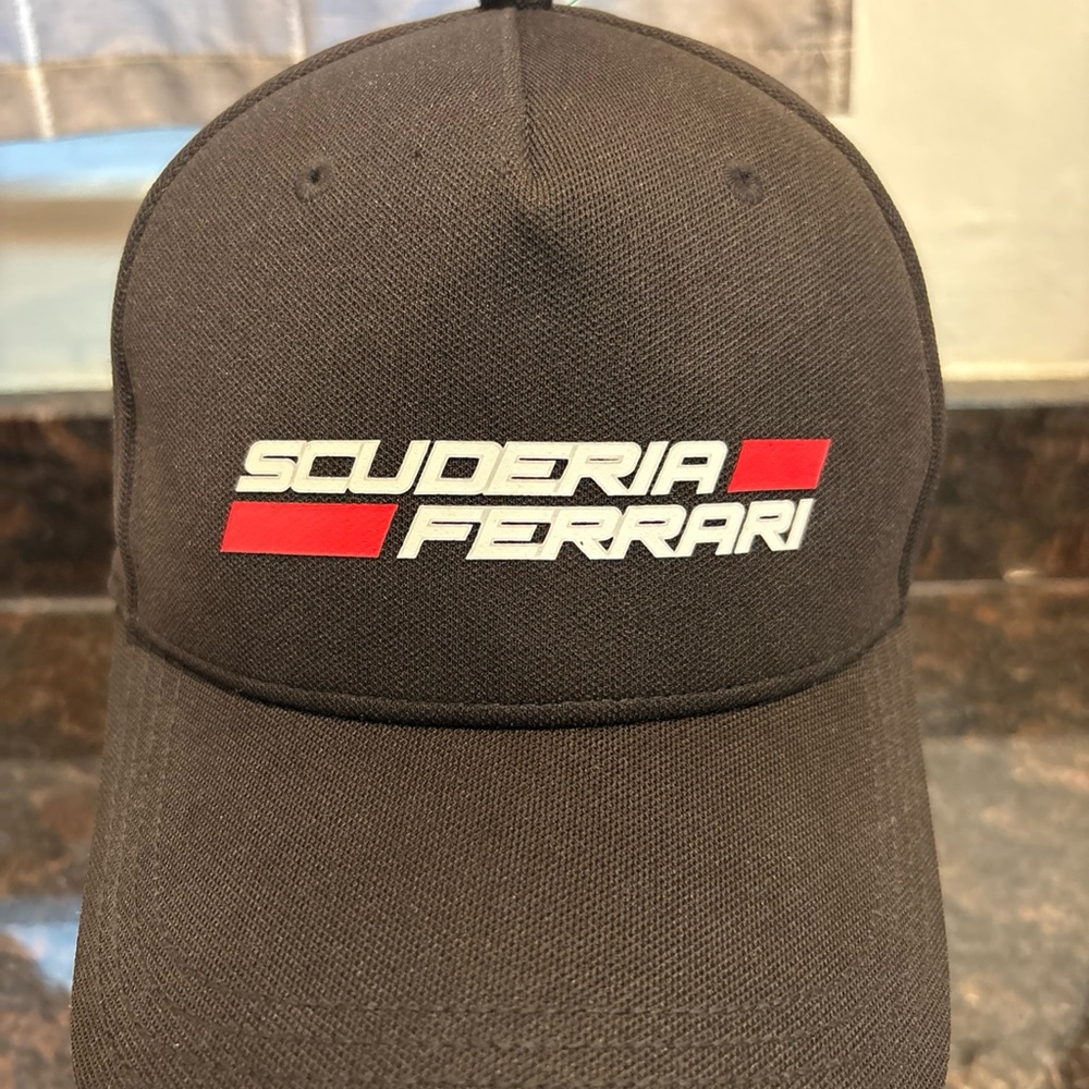 Scuderia Ferrari Scudetto Black Carbon Hat - Adjustable Rare Classic SnapBack SJ
